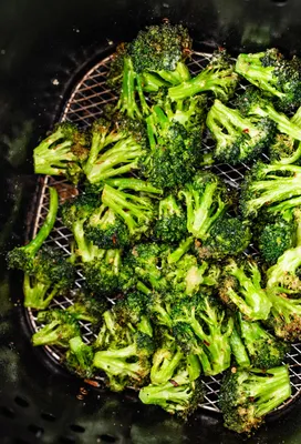 Sautéed Broccoli Recipe – WellPlated.com