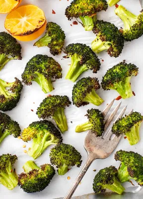 Vegan broccoli pasta with chick'n - Lazy Cat Kitchen