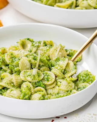 Broccoli with Creamy Parmesan Sauce