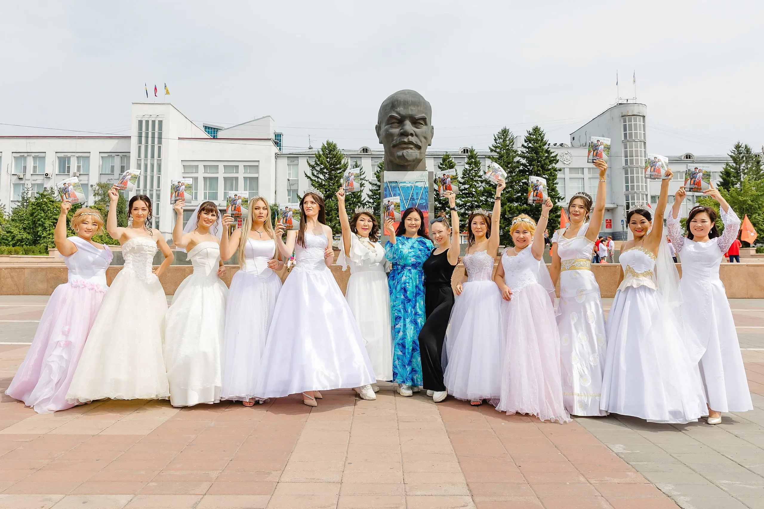 Изображения свадебных платьев в стиле Бурятии Изображения свадебных платьев в стиле Бурятии