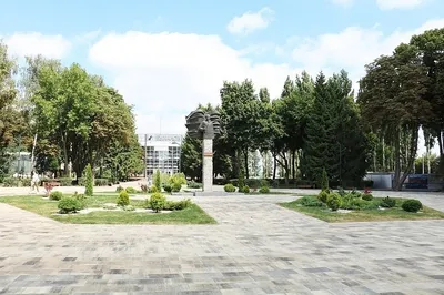 Вход в Быханов сад украсили новыми конструкциями — LipetskMedia