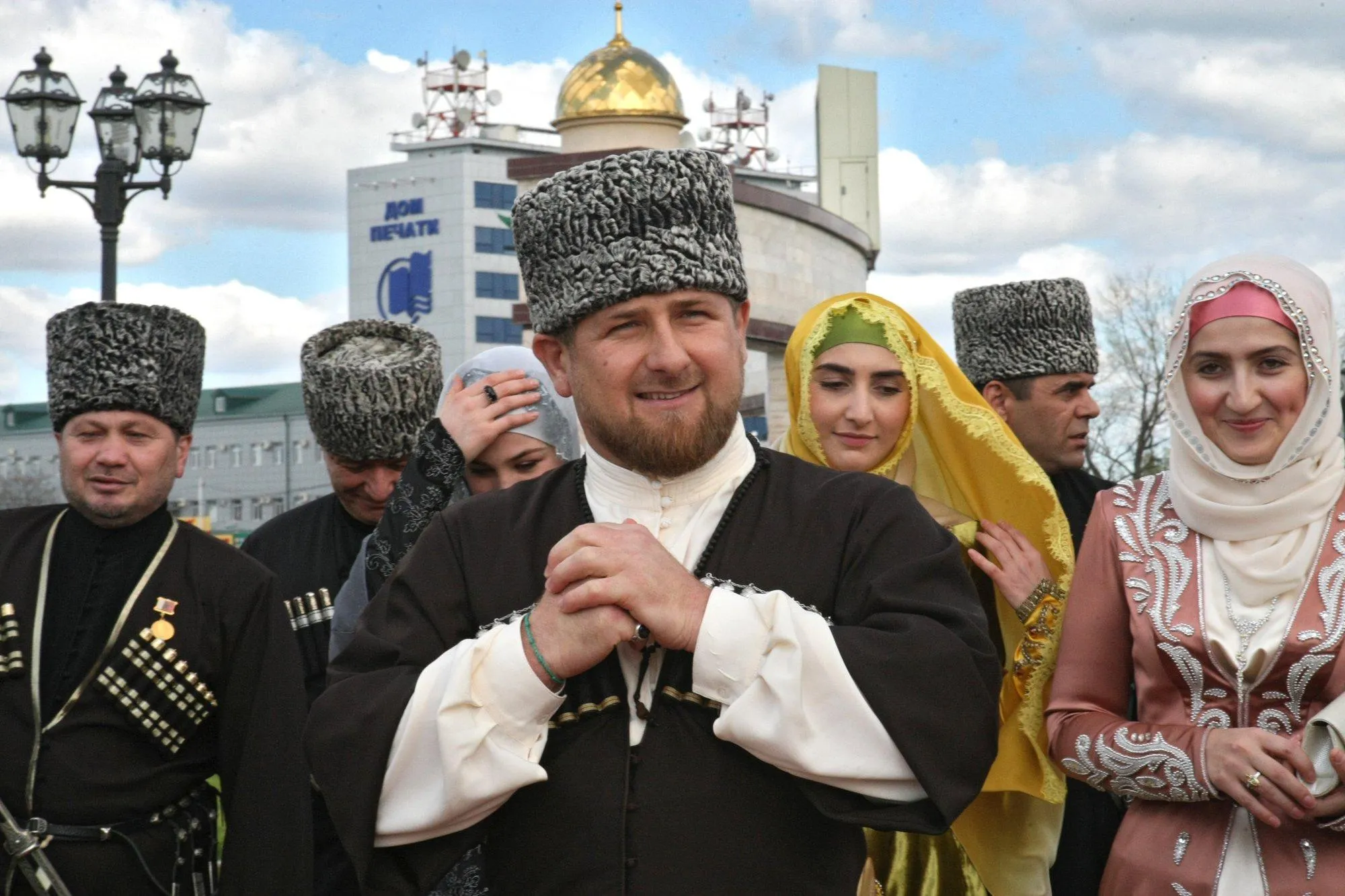 Про чеченский народ. Чечня народ. Чеченская Республика народ. Чеченцы нация. Чеченцы Национальность.