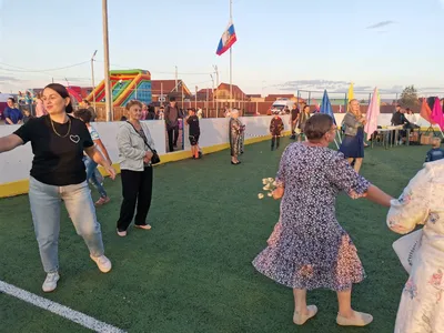 Многодетной семье из села Смоленка вручили ключи от микроавтобуса |  15.11.2021 | Чита - БезФормата