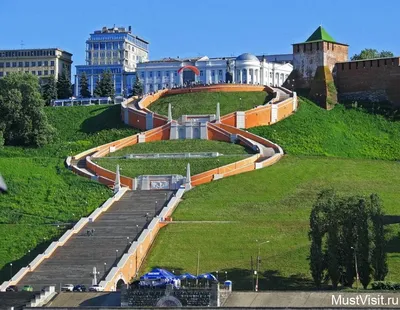 Чкаловская лестница в Нижнем Новгороде (560 ступеней) - стоит увидеть  каждому путешественнику