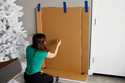 Зимняя идея: как сделать декоративный камин из картона своими руками
