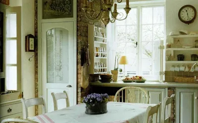 Спросили дизайнеров: 7 любимых способов оформить окно на кухне шторами |  ivd.ru