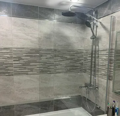 Отзыв: интерьер маленькой ванной комнаты с декором отделки мокрой зоны