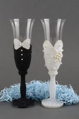 Украшение свадебных бокалов своими руками: 100 мастер классов | Wedding  wine glasses, Decorated wine glasses, Wedding champagne glasses