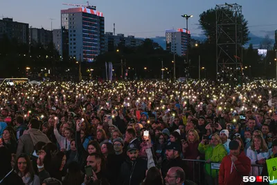 Пермь встретила День города новой лаунж-зоной, танцевальным нон-стопом и  салютом | Медиа Пермь | Дзен