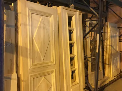 Двери из дерева Домосвит. Вы можете купить деревянные двери тут.
