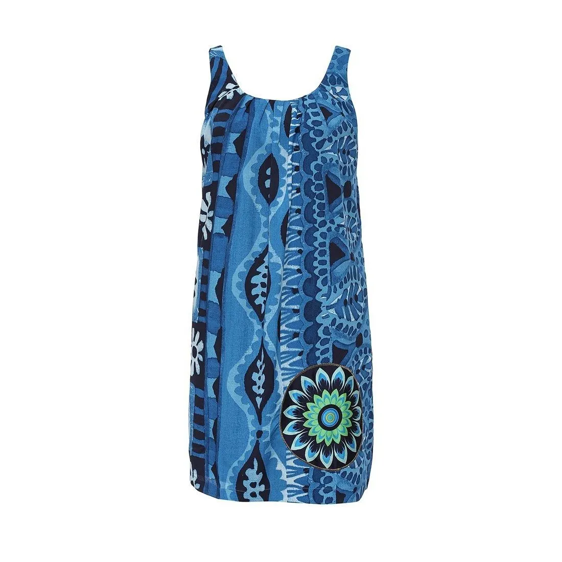 Desigual платья на фоне природы: фото Desigual платья на фоне природы: фото