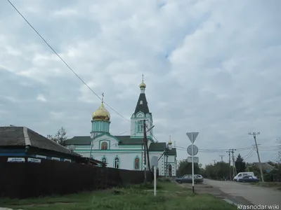 Фотография Россия, Краснодарский край, станица Динская. Вид на Мемориал и  Вечный огонь в честь Героев Великой Отечественной войны и тружеников тыла.  | Фотобанк ГеоФото/GeoPhoto | GetImages Group