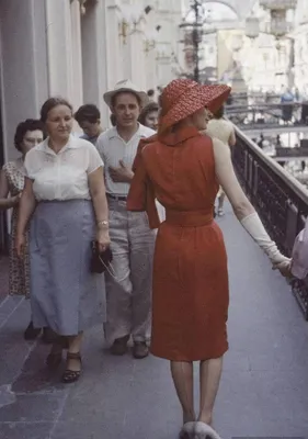 Dior models in the streets of Soviet Moscow, 1959 - Rare Historical Photos