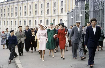 Dior models in the streets of Soviet Moscow, 1959 - Rare Historical Photos