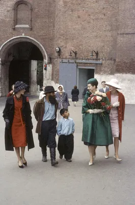 Amazing Color Photographs Capture Dior Fashion Models in Moscow in 1959 ~  Vintage Everyday