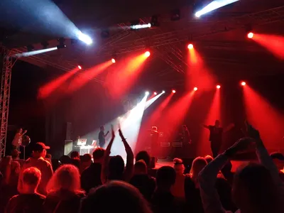 Bal de Virage: бесплатная дискотека, поп-музыка и варьете 13 июля -  Sortiraparis.com
