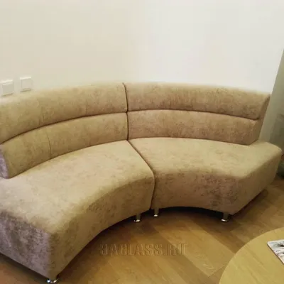 Диван - min/240. Большой полукруглый диван кремового оттенка без  подлокотников от фабрики Minotti