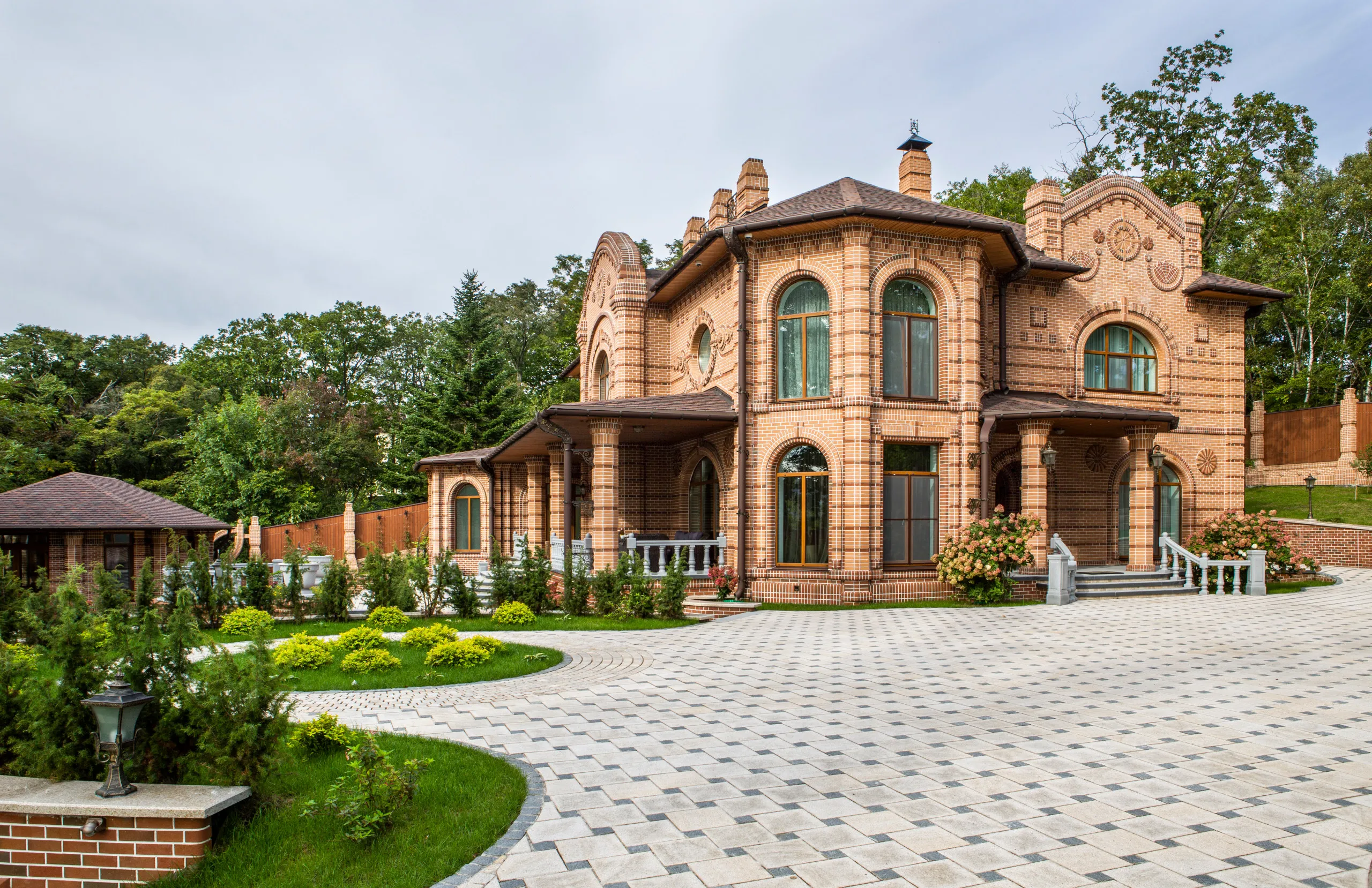 Красивый дизайн фасада частного дома Красивый дизайн фасада частного дома
