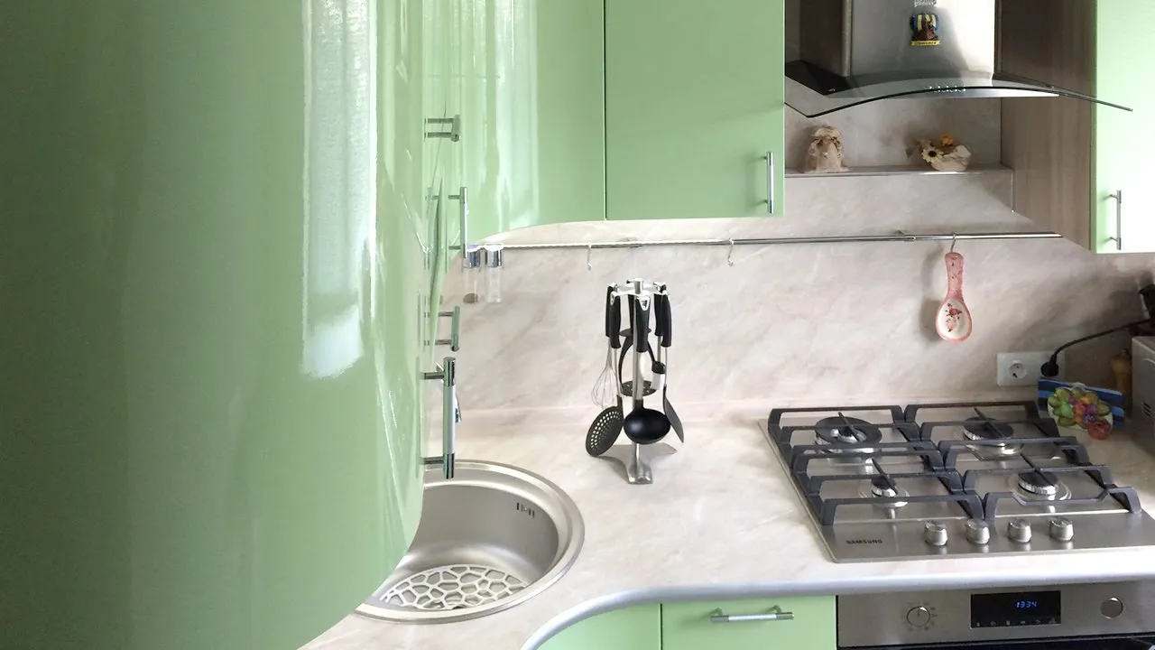 Фотографии красивой кухни с печкой и деревянными элементами Фотографии красивой кухни с печкой и деревянными элементами