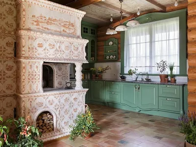 Классический дизайн кухни в частном доме с печкой