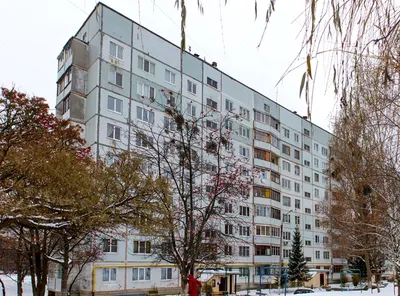 Чистый и светлый дизайн ванной комнаты в панельном доме