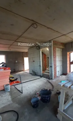 Фото: дизайн внутренней отделки кирпичного дома с использованием камня в формате WebP