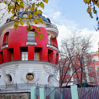 В Москве снова продают дом-яйцо ― одно из самых одиозных зданий города и  образец лужковского китча - Афиша Daily