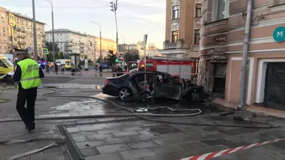 Картинка для рекламы дома в Центре…» — создано в Шедевруме