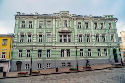 Ехали с дня рождения: Mersedes врезался в дом в центре Москвы, двое сгорели  заживо (ВИДЕО) / 24 июня 2022 | Скандалы и происшествия, Новости дня  24.06.22 | © РИА Новый День