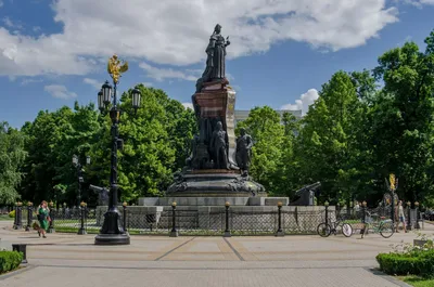 Что посмотреть в Краснодаре: достопримечательности, маршрут самостоятельной  прогулки, где поесть и как отдохнуть, как добраться и где остановиться —  Яндекс Путешествия