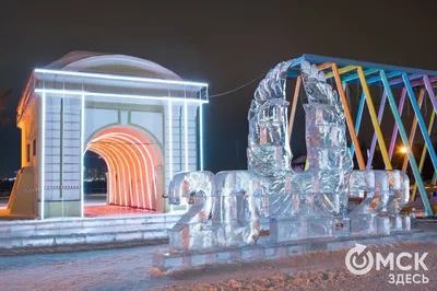 Такси Омск-Петропавловск - ДОСТОПРИМЕЧАТЕЛЬНОСТИ ОМСКА: СТАТУЯ ЛЮБА. Статуя  «Люба» (Омская Любочка) — одна из наиболее популярных достопримечательностей  города Омск. «Любочка» очень привлекает туристов и вызывает у них интерес  уже около 20 лет —