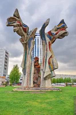 Парк скульптур И. Ханова в городе \"Набережные челны\"