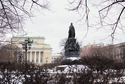 Презентация на тему: \"ВЫПОЛНИЛА: МАЛИКОВА МАРЬЯМ МАЛИКОВА МАРЬЯМ УЧЕНИЦА 11  Б КЛАССА УЧЕНИЦА 11 Б КЛАССА Достопримечательности Санкт-Петербурга.\".  Скачать бесплатно и без регистрации.