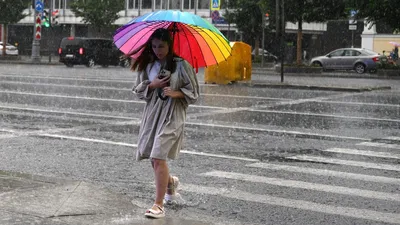 Парк Горького в Москве закрыли из-за сильного дождя - РИА Новости,  18.07.2023