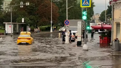 Сильный ливень с грозой накрыл Москву - РИА Новости, 18.07.2023