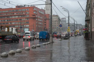 Сегодня дождливая погода в Москве , …» — создано в Шедевруме