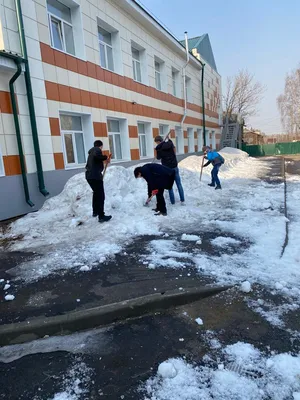 Chery Fora A21 в Томске, По кузову есть проблемы. на фото все видно, обмен  на более дорогую, на равноценную, бензин, с пробегом, механика, 2 литра,  Томская область