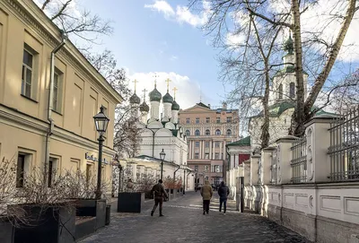 Квартирный вопрос в средневековой Москве: строим избу!