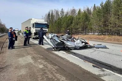 Появилось видео с места смертельной аварии на трассе Пермь — Екатеринбург,  в которой погибли трое взрослых и ребенок - 25 декабря 2023 - 59.ru