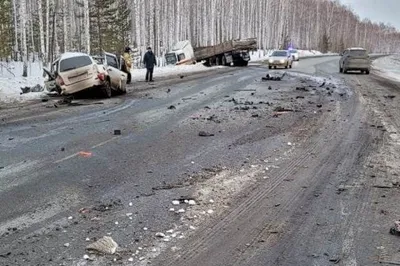 Четверо южноуральцев разбились в ДТП с грузовиком на трассе под Уфой -  Доступ