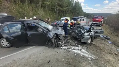 Два автомобиля «ВАЗ» перевернулись после ДТП на трассе под Челябинском -  Газета.Ru | Новости