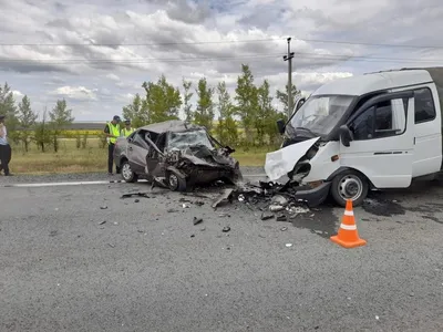 В самом центре Омска произошло серьезное ДТП с маршруткой: есть  пострадавшие | Происшествия | Омск-информ