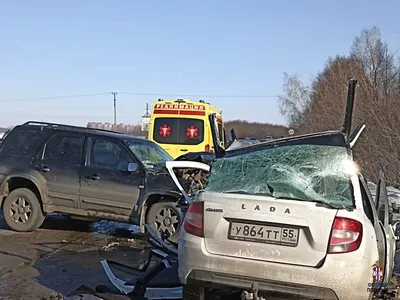 На выезде с кладбища в Омске произошло тройное ДТП с трагическим исходом |  12 канал