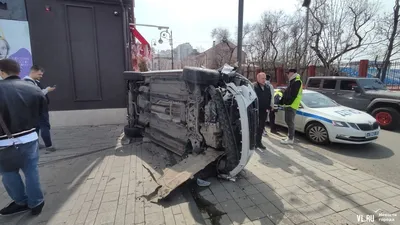 Маршрутка и такси столкнулись в ДТП во Владивостоке