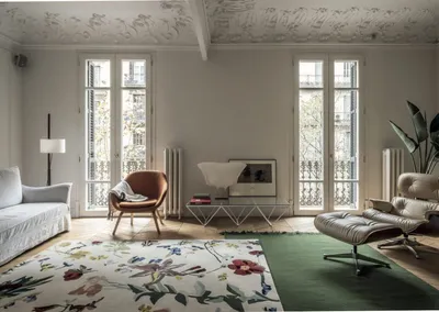 Учимся смешивать ковры: 9 лучших ковровых «миксов» для оригинального  интерьера — Roomble.com