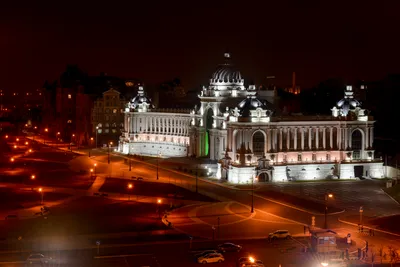 Leader Kazan Incoming - Одно из самых запоминающихся зданий Казани является Дворец  земледельцев. Строение расположено в историческом центре города рядом с  Казанским Кремлем и Кремлевской набережной. Во \"дворце\" находятся  Министерства сельского хозяйства