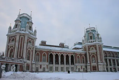 Московский Версаль для гуляний (парк Петровского Путевого дворца, с  осмотром виллы «Черный лебедь» и посещением мозаичного храма, пешеходная) -  Экскурсии по Москве: цены и расписание