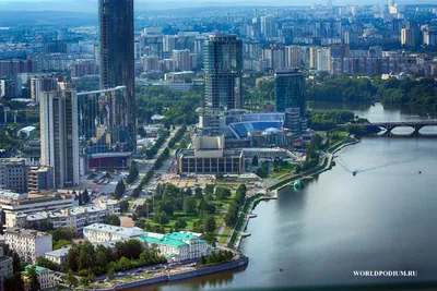 В центре Екатеринбурга открылась выставка военной техники - РИА Новости,  09.05.2021