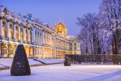 Обои Екатерининский дворец (Санкт-Петербург) Города Санкт-Петербург,  Петергоф (Россия), обои для рабочего стола, фотографии екатерининский,  дворец, санкт, петербург, города, петергоф, россия, колонны, окна, купола  Обои для рабочего стола, скачать обои ...