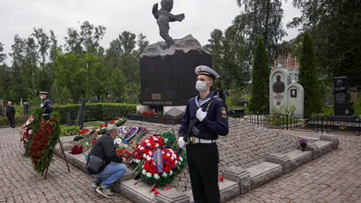 В Баренцевом море погиб атомный ракетоносец «Курск» и 118 членов его экипажа  - 12 августа 2017 - v1.ru